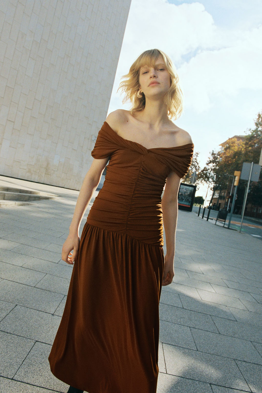 Vestido off-the-shoulder drapeado - H&m фото 3