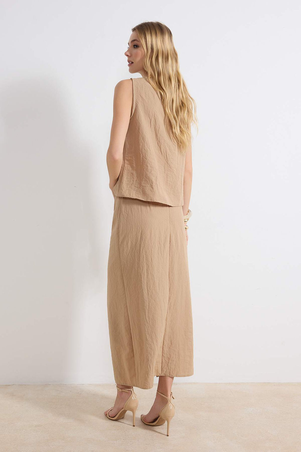 Bej Aksesuar ve Y?rtmac Detayl? Bluz-Etek Dokuma Alt - Ust Tak?m TWOSS26AU00034