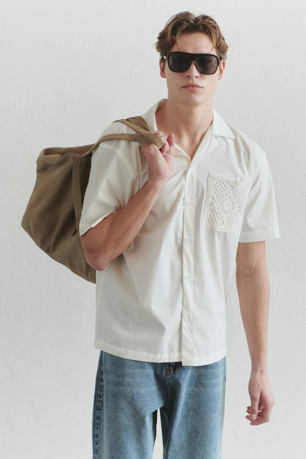 TRENDYOL MAN Limited Edition Ekru Regular Fit Nak?s Cep Detayl? Gomlek TMNSS25GO00040