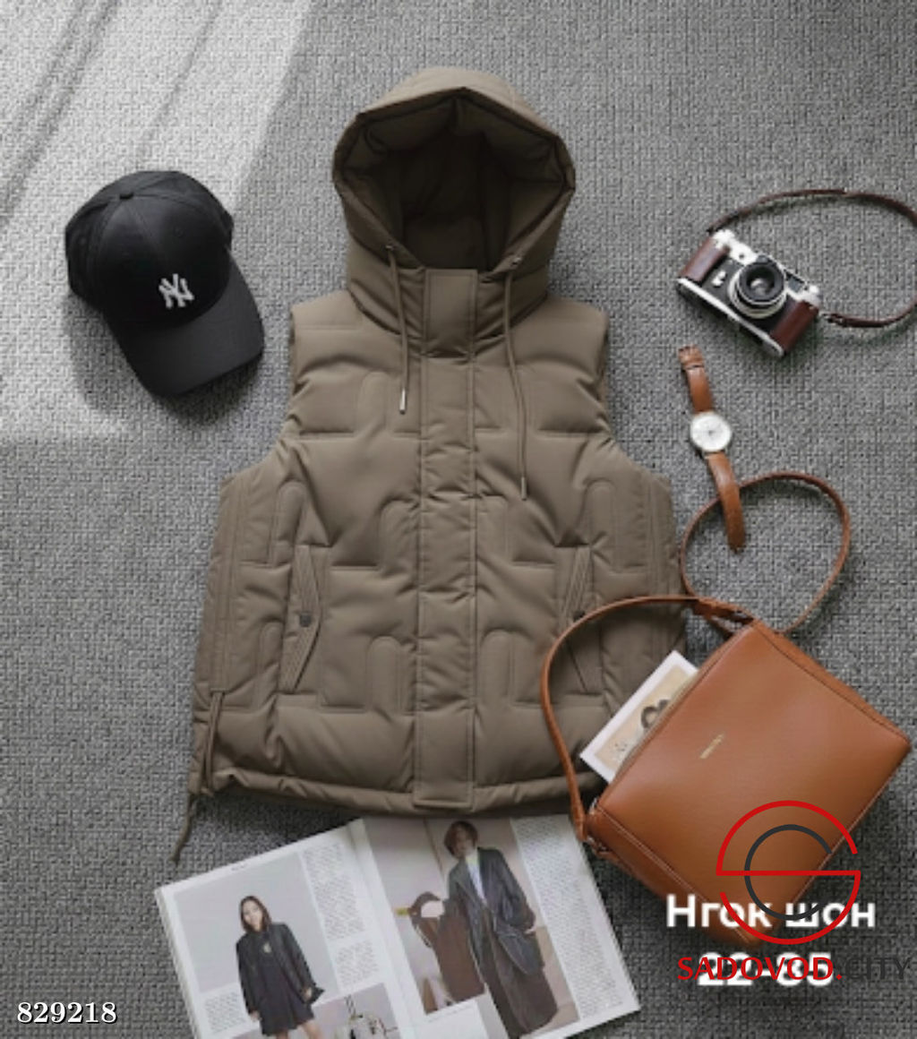 Жилетка женская с капюшоном