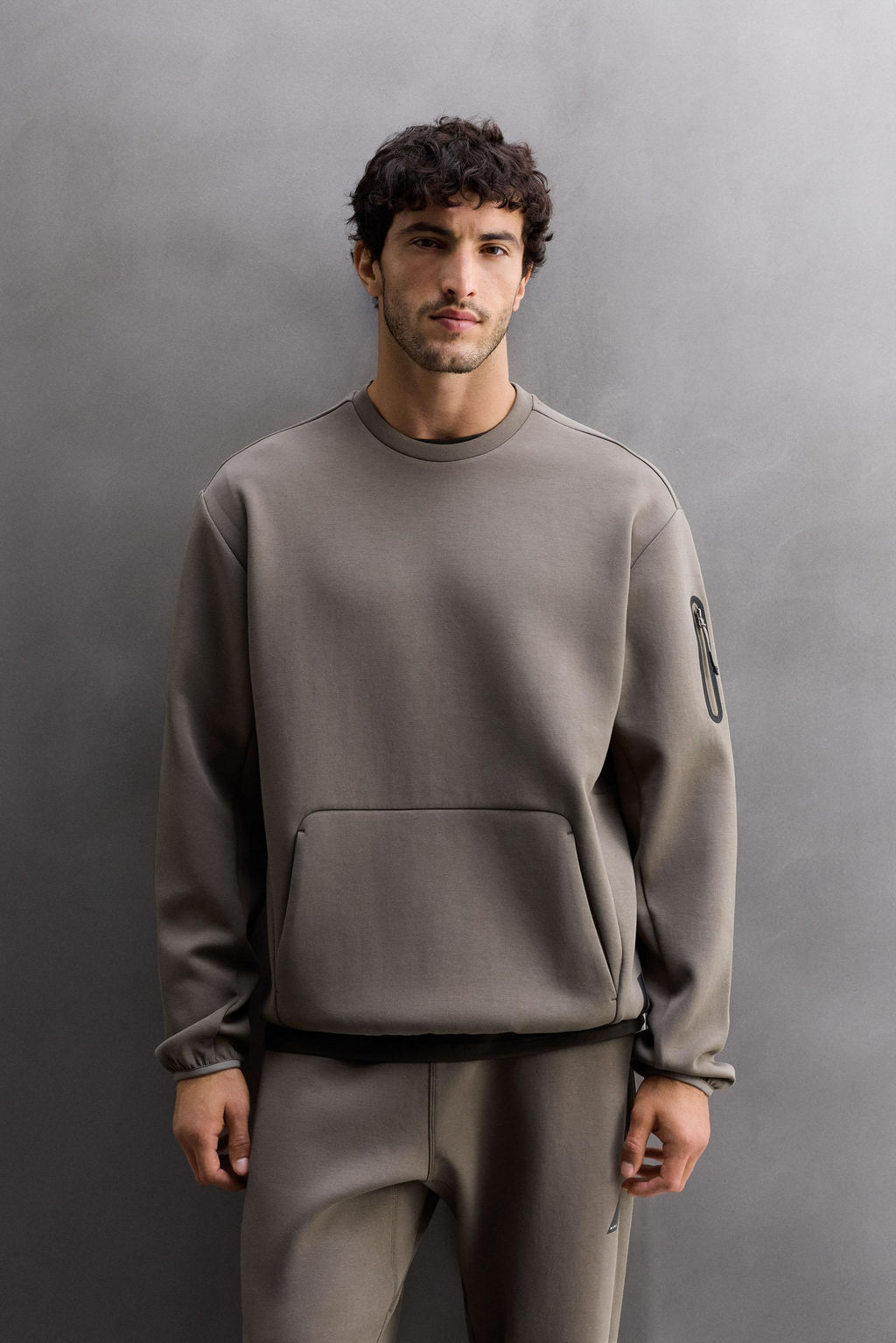 TECHNICAL CREW NECK SWEATSHIRT - Zara фото 2