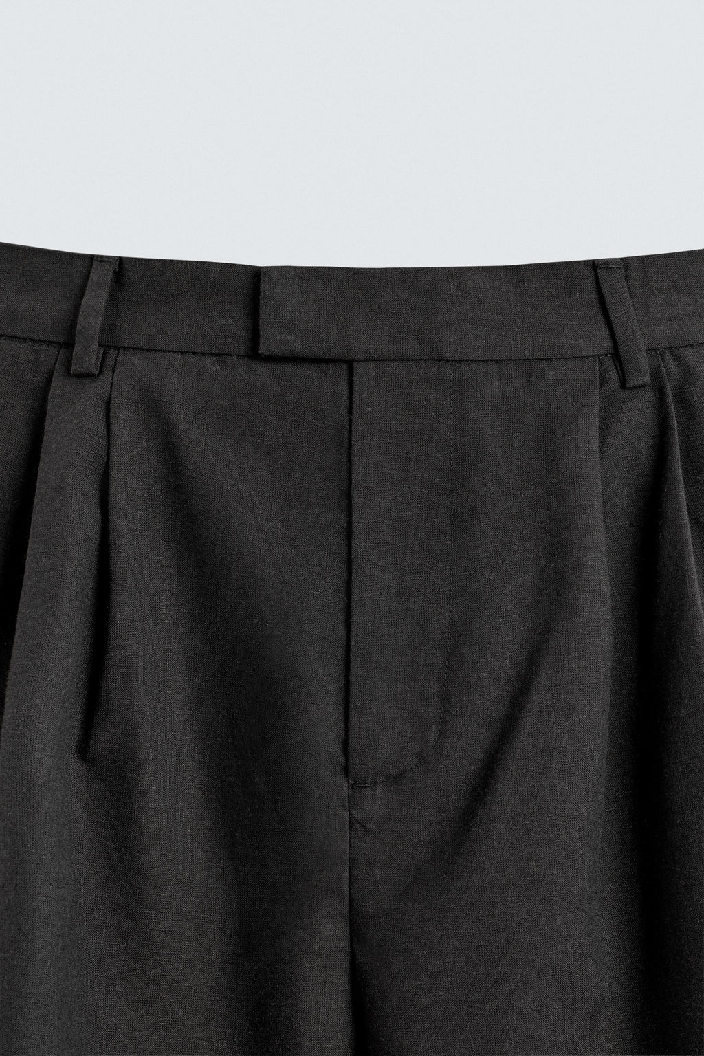 BERMUDA RELAXED FIT PLIEGUES / Negro