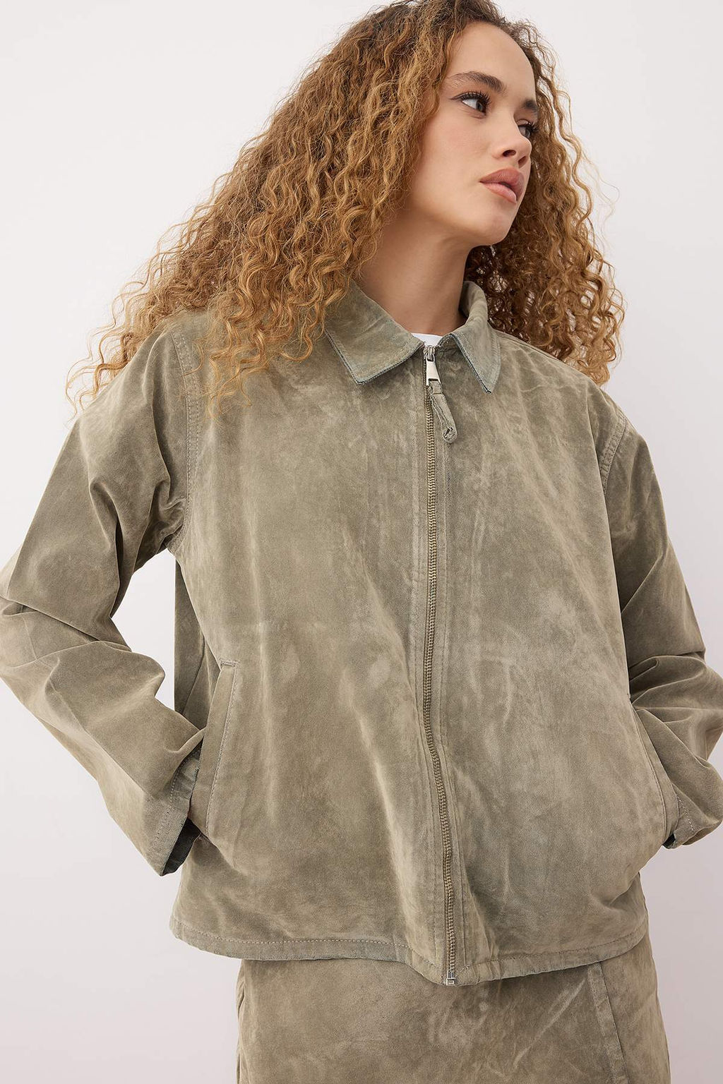 Bej Suet Gorunumlu Flok Bask?l? Regular Denim Ceket TWOAW26CE00050 - Trendyolmilla фото 3