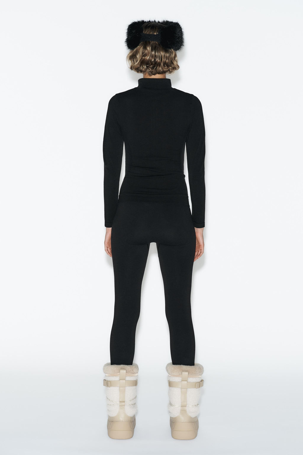 CAMISETA SEAMLESS CON LANA MERINO SKI COLLECTION / Negro