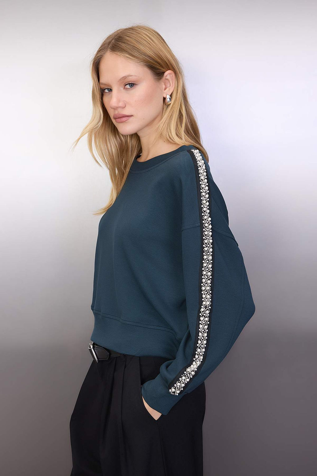 Petrol Tasl? Serit Aksesuar Detayl? Bisiklet Yaka Regular/Normal Kesim Sweatshirt TWOAW26SW00033 - Trendyolmilla фото 2