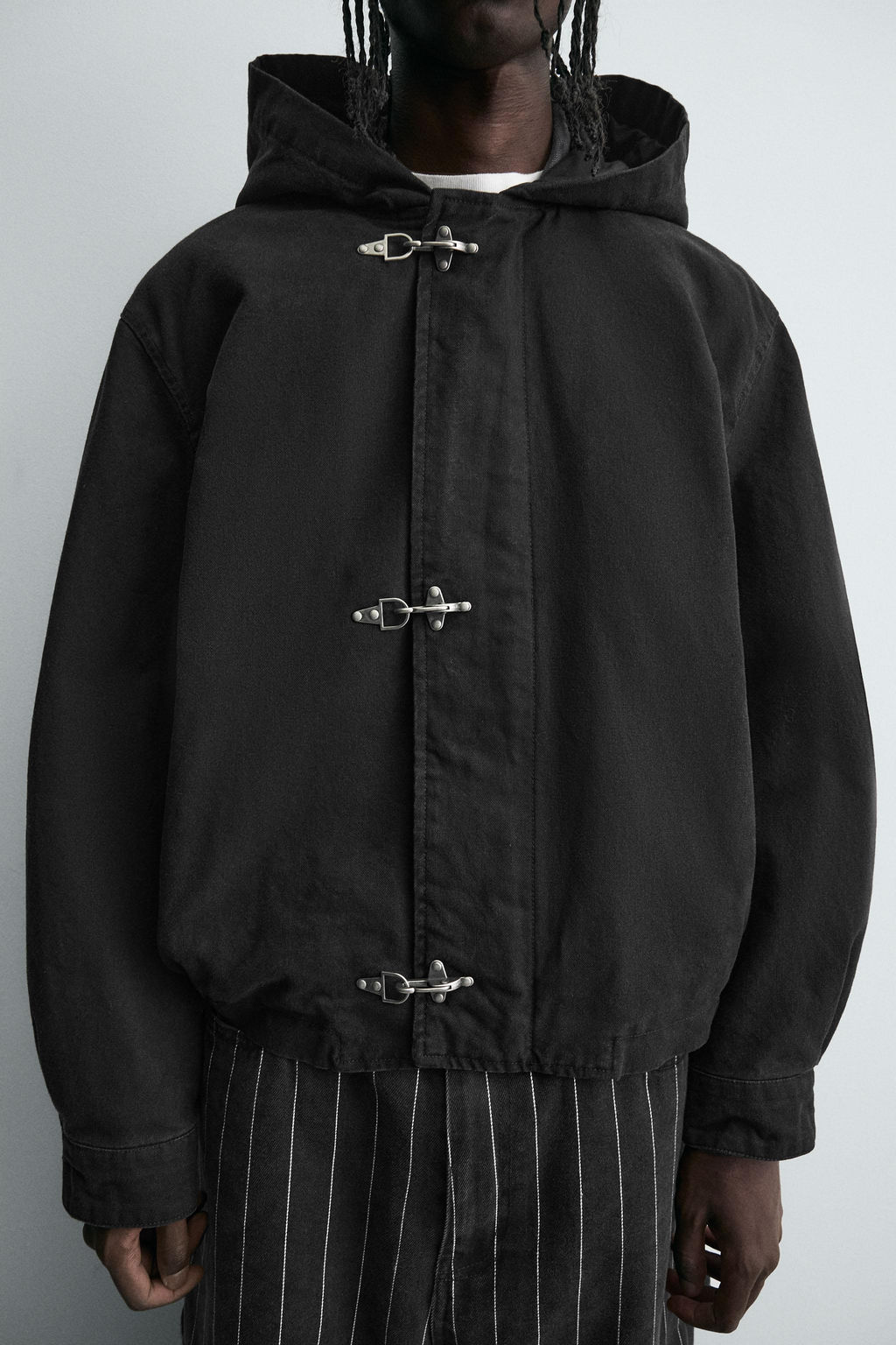 HOODED JACKET WITH FIREMAN CLASP