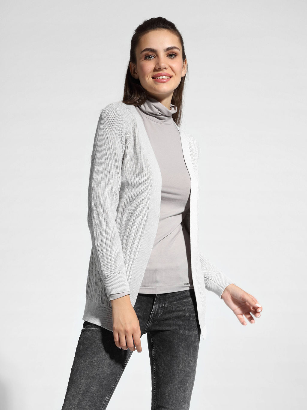 CONTE Удлиненный кардиган из итальянской пряжи с вискозой и хлопком LDK 076 shiny grey - Conte elegant фото 2