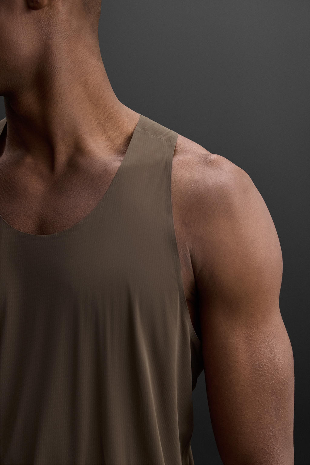 LIGHTWEIGHT TECHNICAL TANK TOP - Zara фото 25