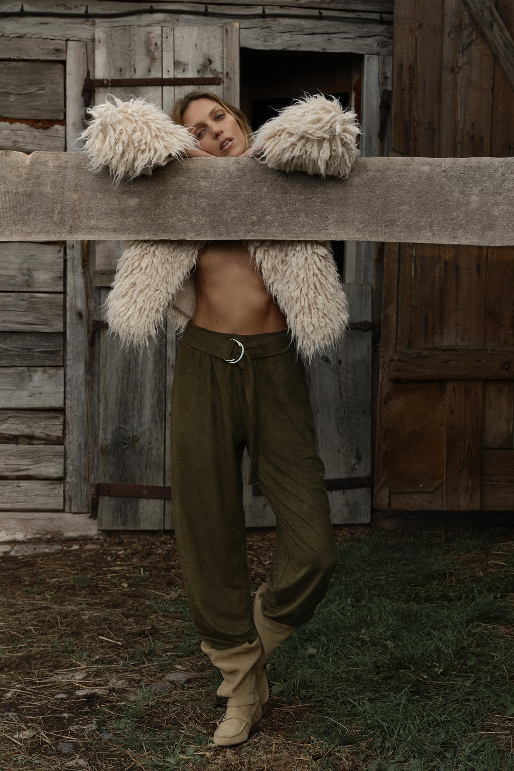FAUX SUEDE BALLOON TROUSERS - Zara фото 7