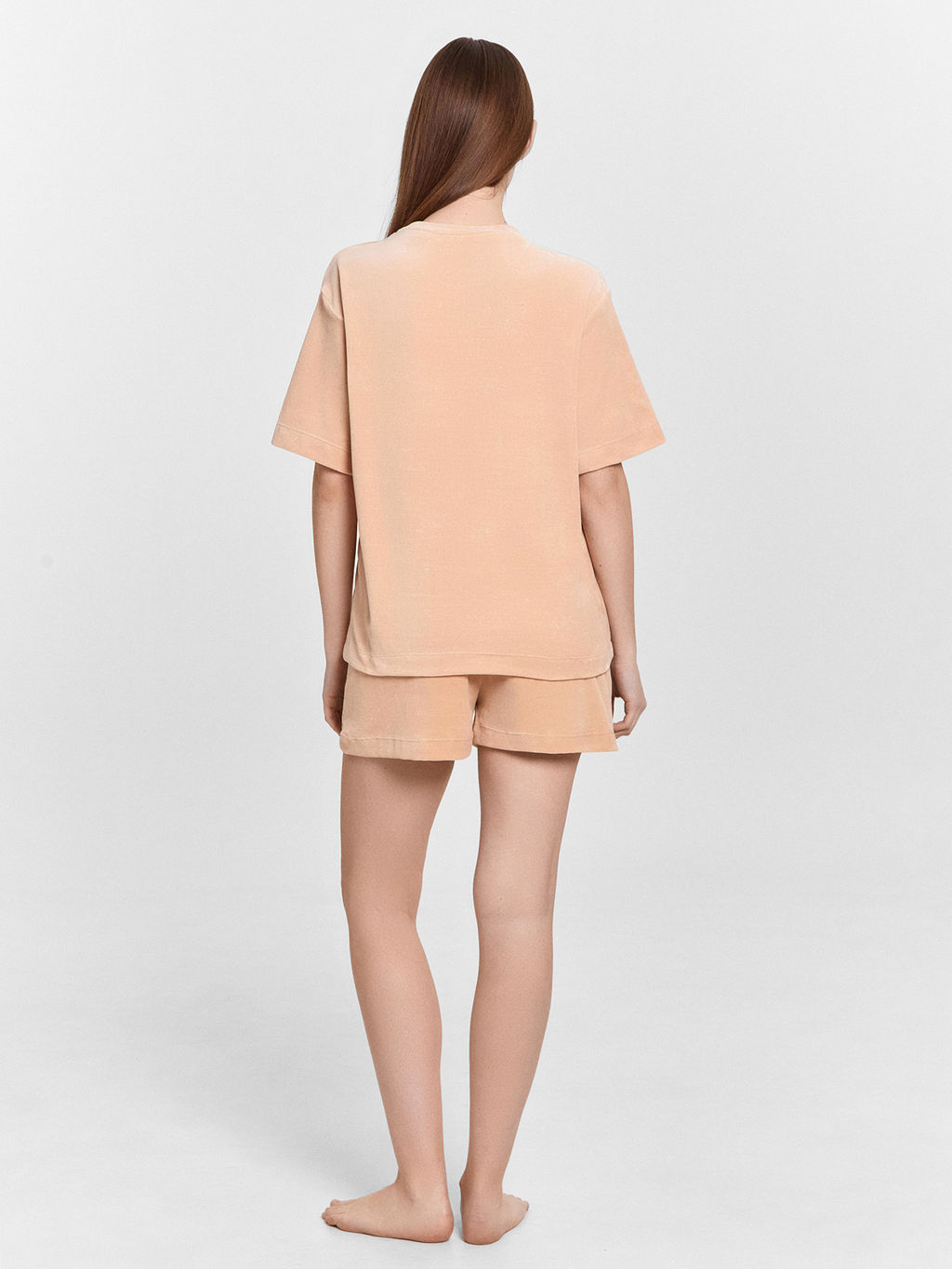 КОМПЛЕКТ ЖЕНСКИЙ (ДЖЕМПЕР, ШОРТЫ)