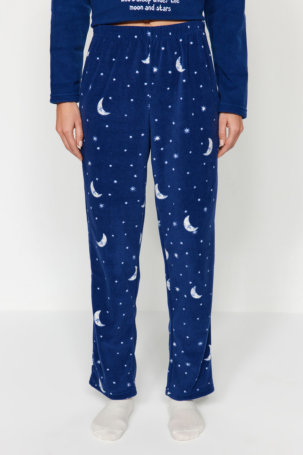Trendyolmilla Lacivert Galaksi Desenli Polar K?sl?k Orme Pijama Tak?m? THMAW24PT00027