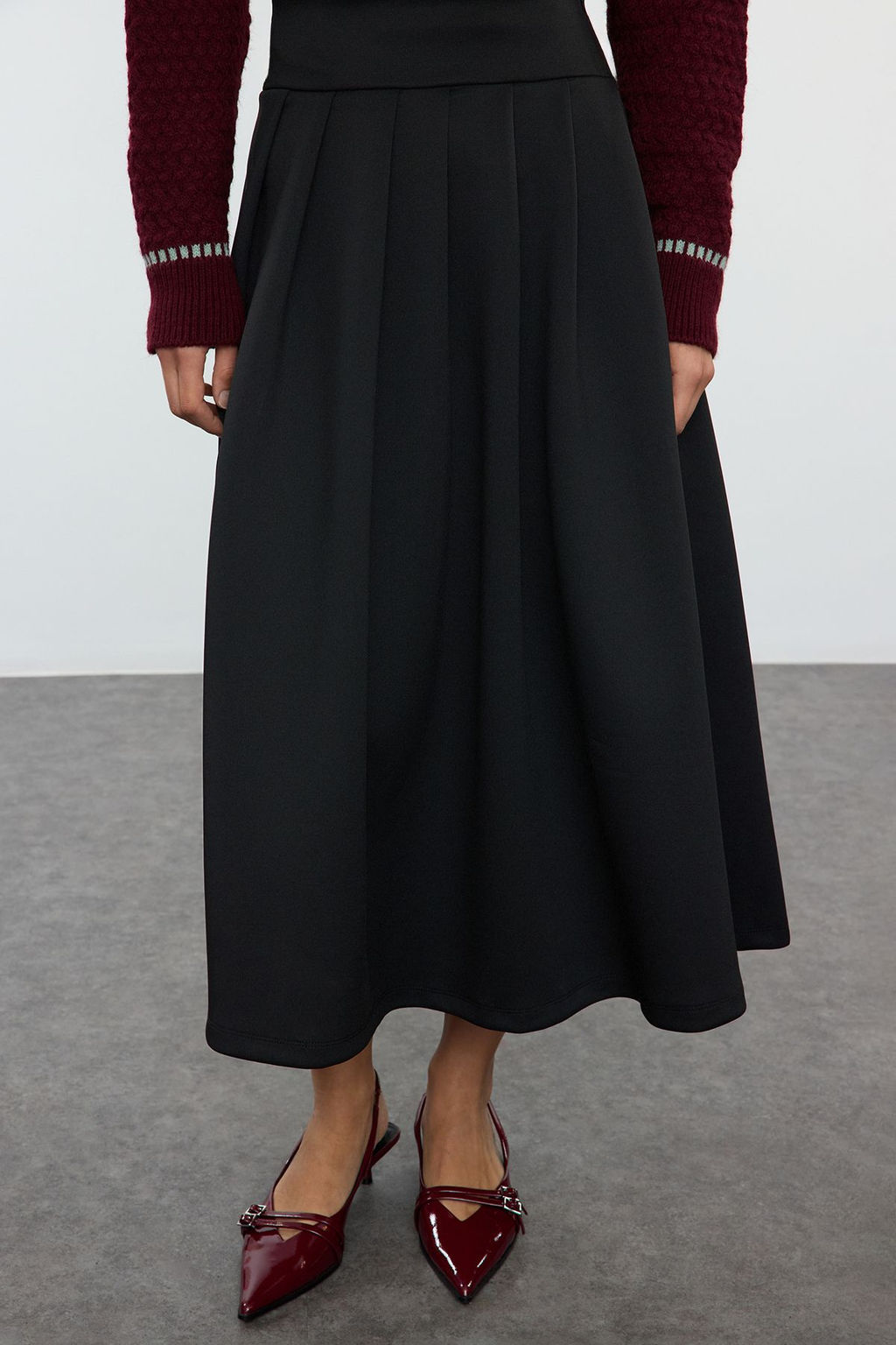 Siyah Yuksek Bel Klos Pili Detayl? Midi Etek TWOAW25ET00095 - Trendyolmilla фото 3