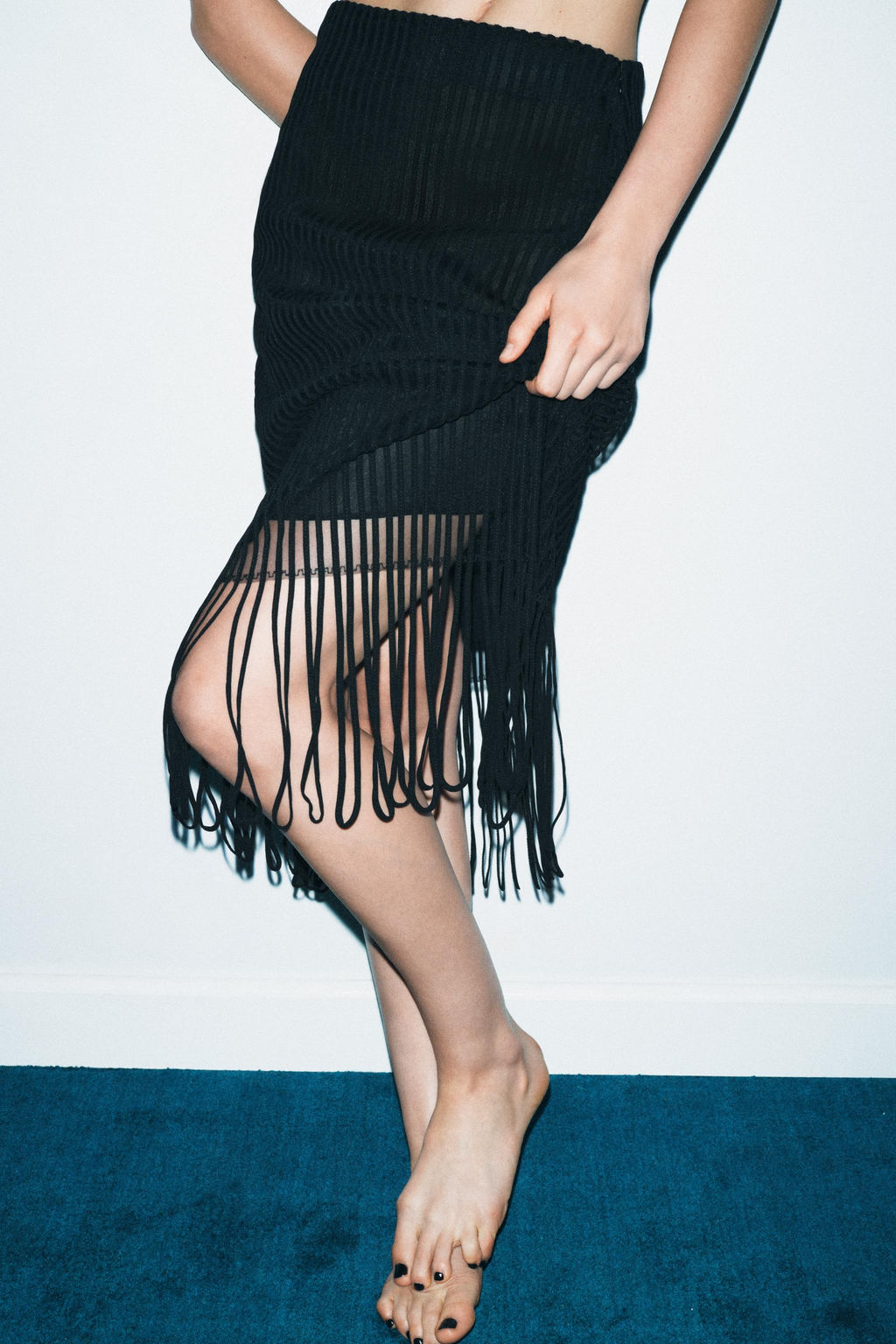 SKIRT WITH FRINGED STRAPS - Zara фото 9