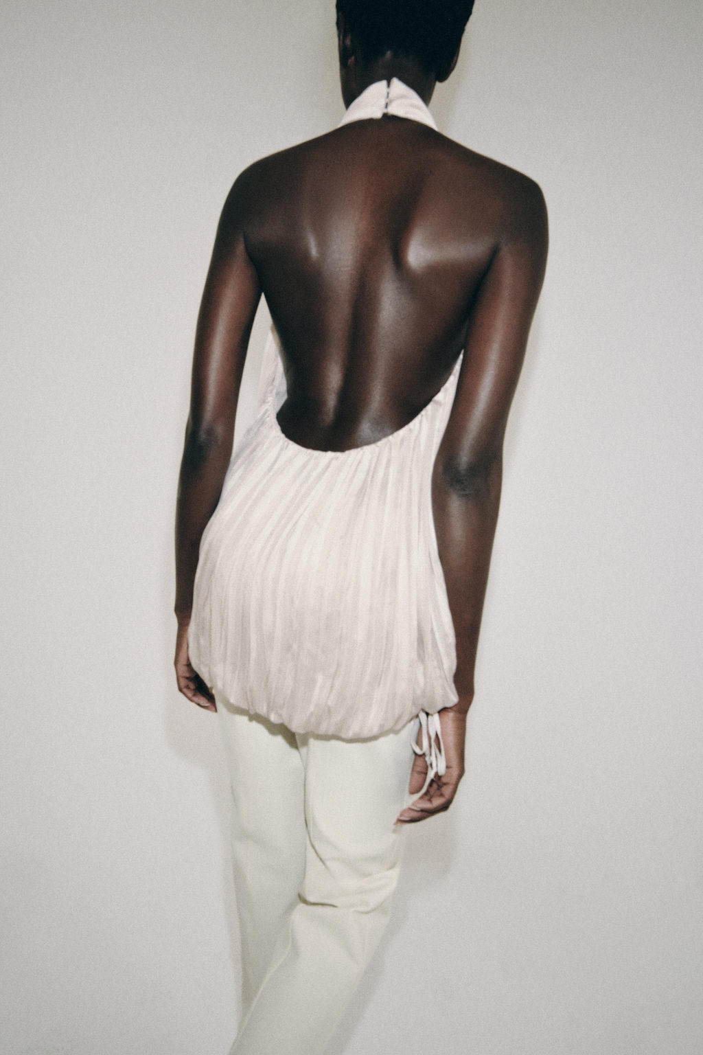 TOP HALTER PLISADO ZW COLLECTION / Perla / Beige - Zara фото 3