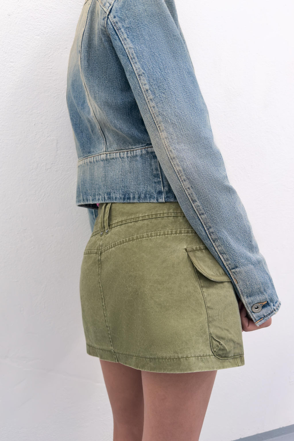 FALDA PANTAL?N BOLSILLOS / Khaki oscuro - Zara фото 6