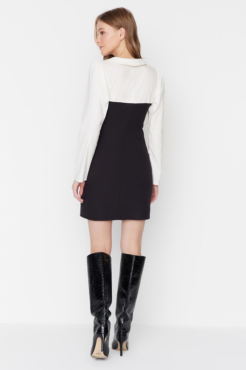 TRENDYOLMILLA Siyah Vucudu Saran Gomlek Yaka Mini Dokuma Elbise TWOAW23EL00611 фото 10