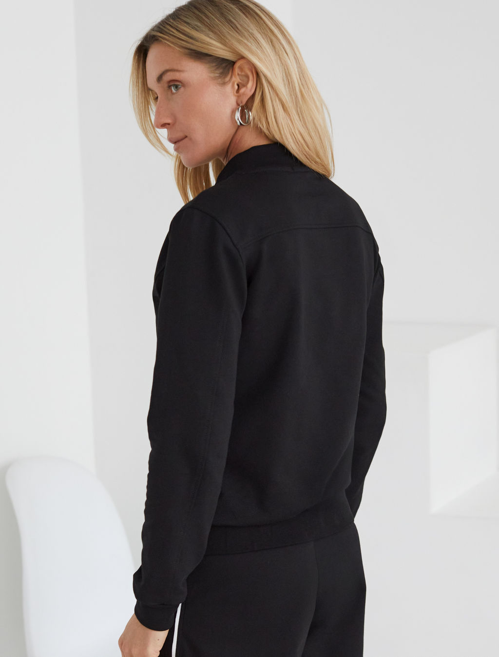 VILATTE / Бомбер из эластичного футера-двухнитки  фото 4