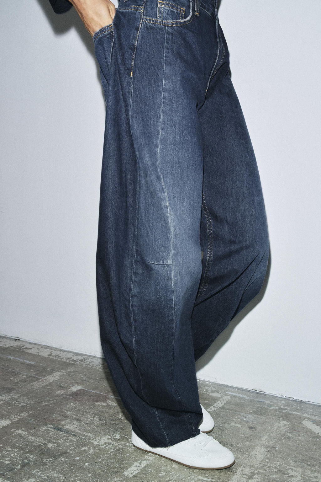 ZW COLLECTION BARREL MID-WAIST JEANS - Zara фото 2