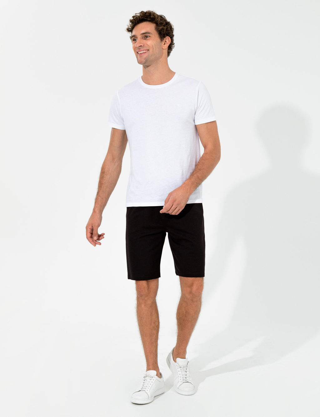 Черные трикотажные шорты комфортного кроя