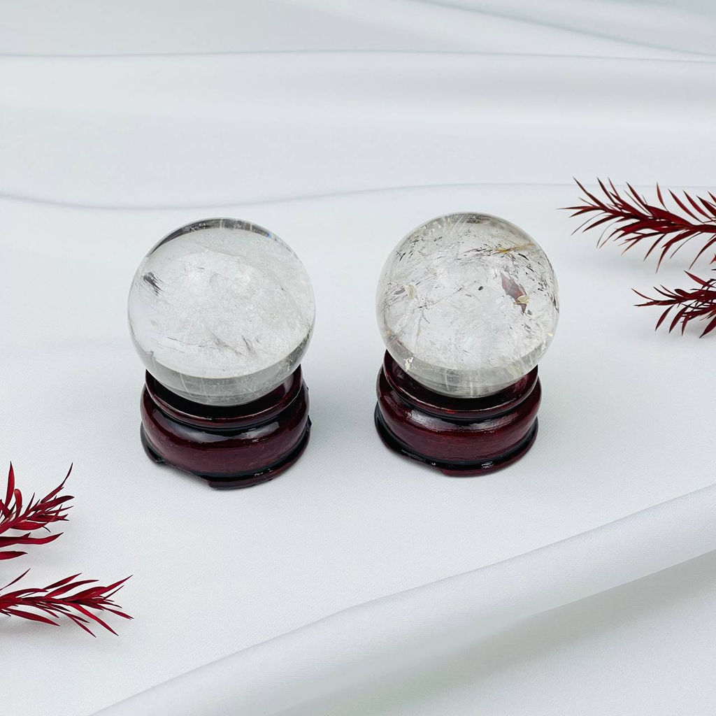 Шар из Горного Хрусталя на подставке