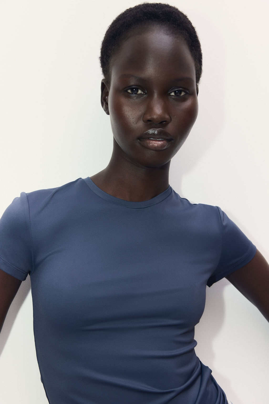 Camiseta entallada de microfibra - H&m фото 11