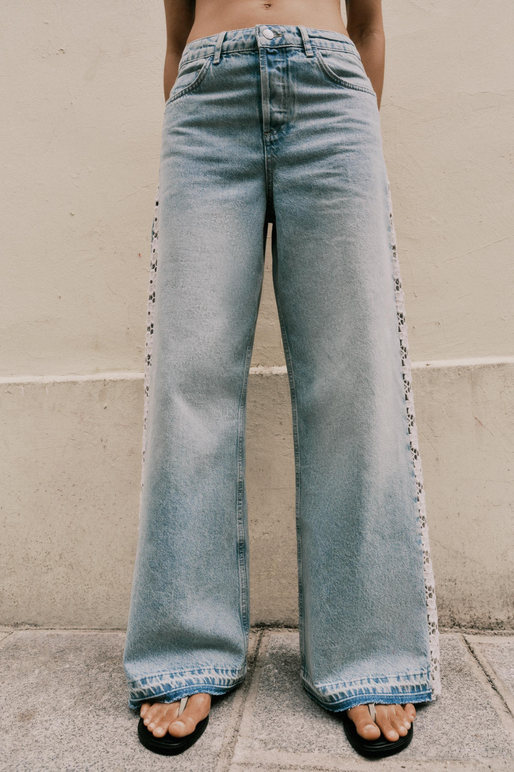 Z1975 WIDE-LEG HIGH-WAIST JEANS WITH CROCHET TRIM - Zara фото 13