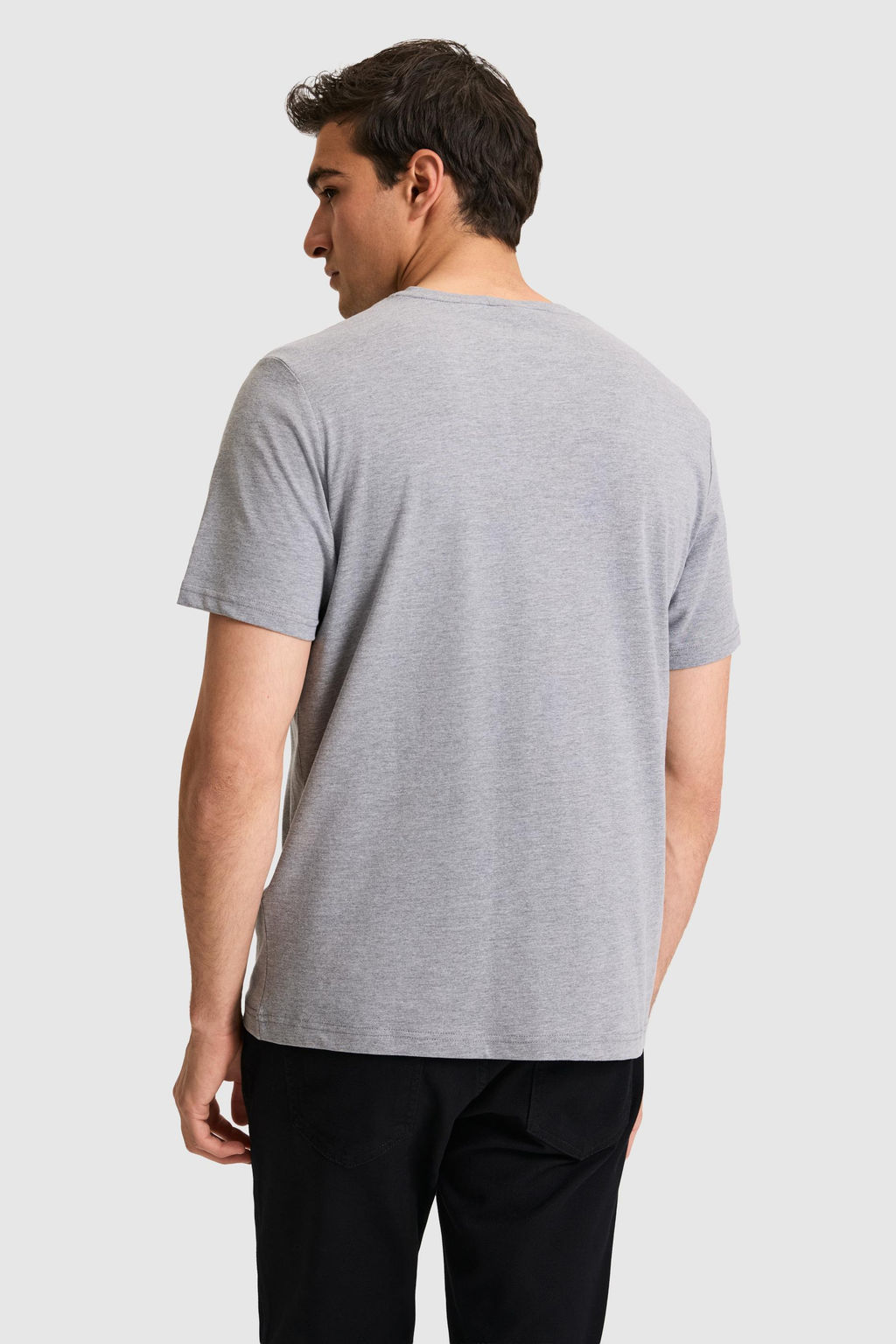 Erkek Regular Fit V Yaka Ta_ Basic Ti__rt