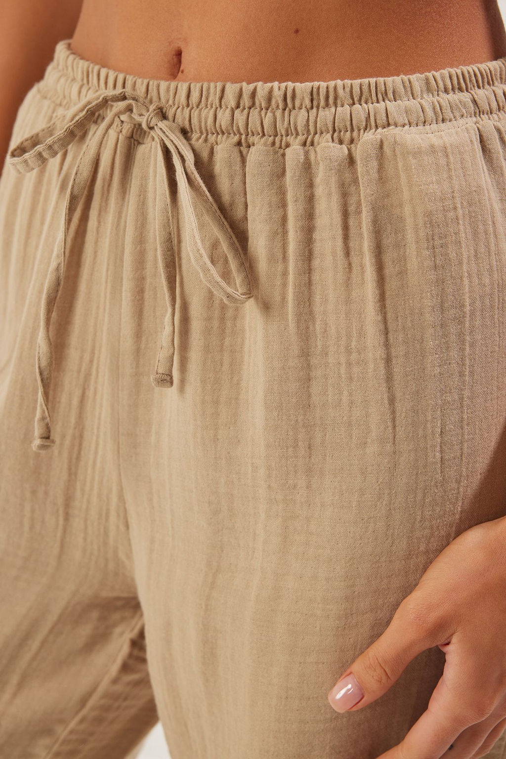 TRENDYOLMILLA Koyu K?rm?z? Muslin Beli Lastikli Yuksek Bel Wide Leg/Genis Paca Dokuma Pantolon TWOSS25PL00067 фото 4