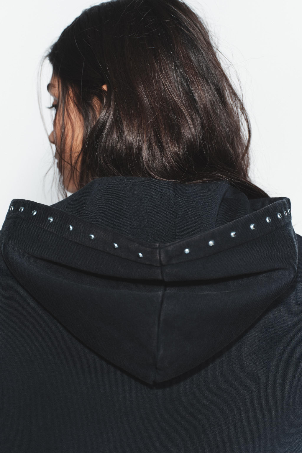 SUDADERA FELPA EFECTO LAVADO TACHAS / Carb?n - Zara фото 6