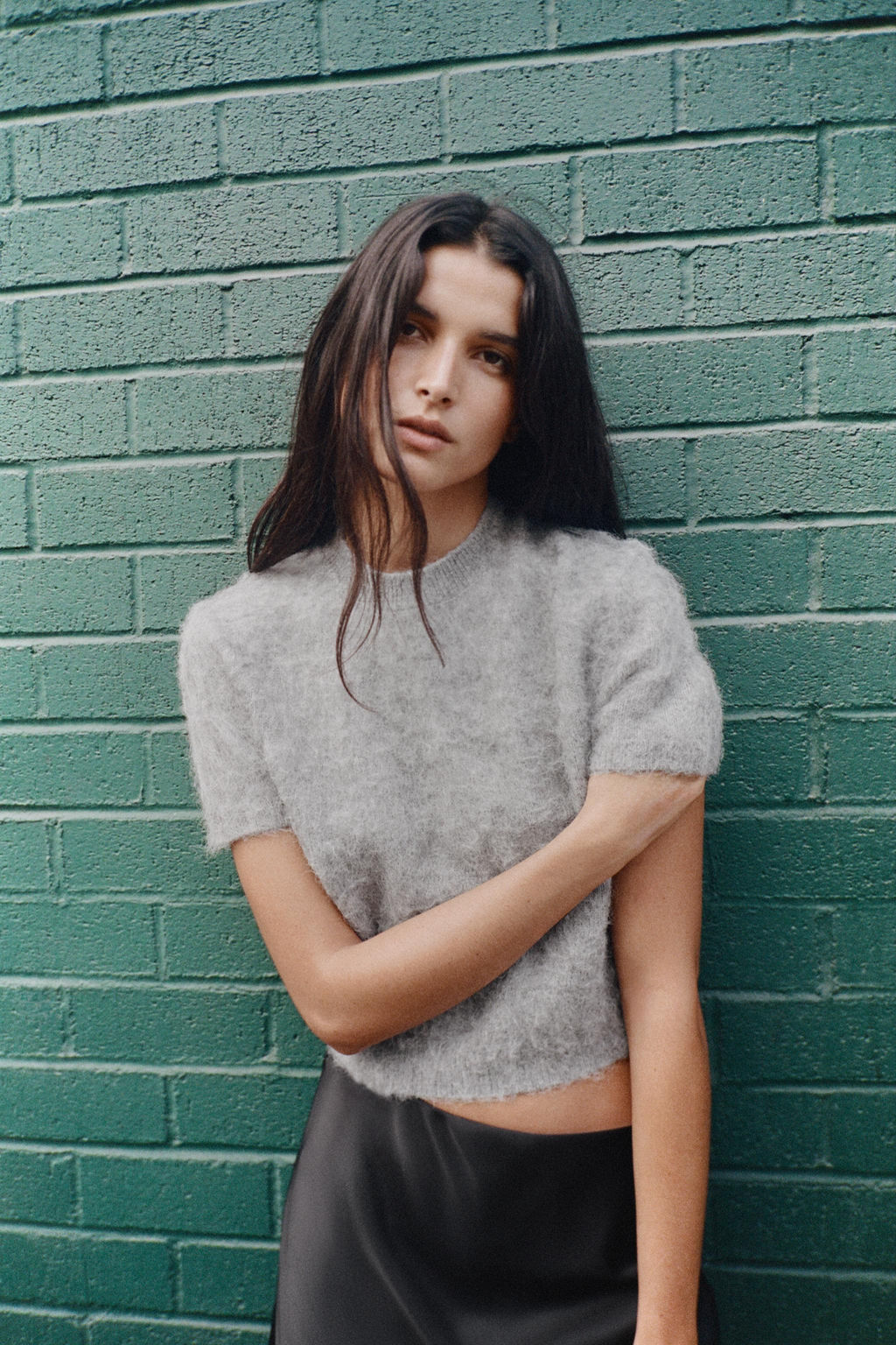 SHORT SLEEVE KNIT SWEATER