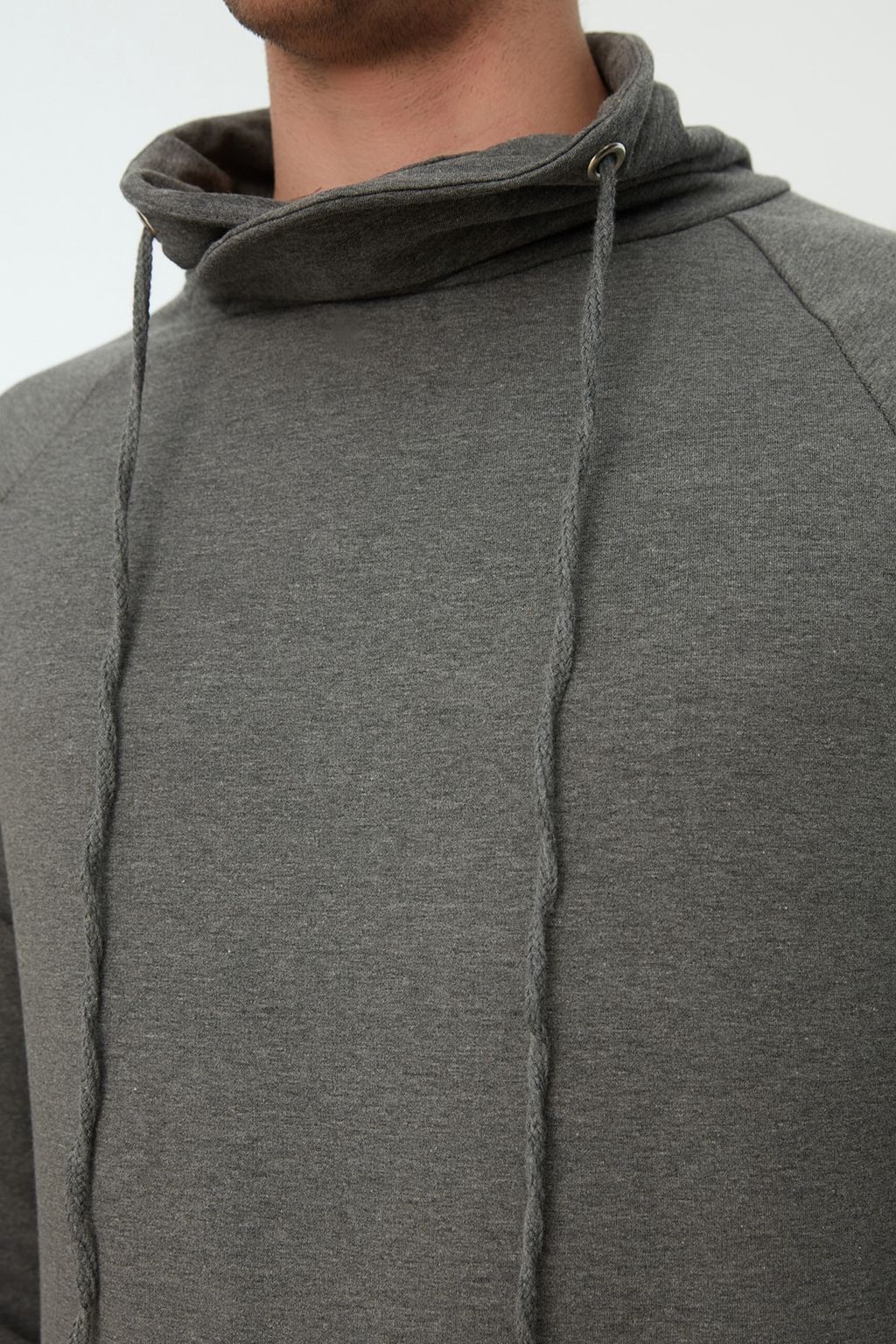 Antrasit Regular/Normal Kesim Degaje Yaka Uzun Kollu Sardonsuz Sweatshirt TMNAW21SW0302