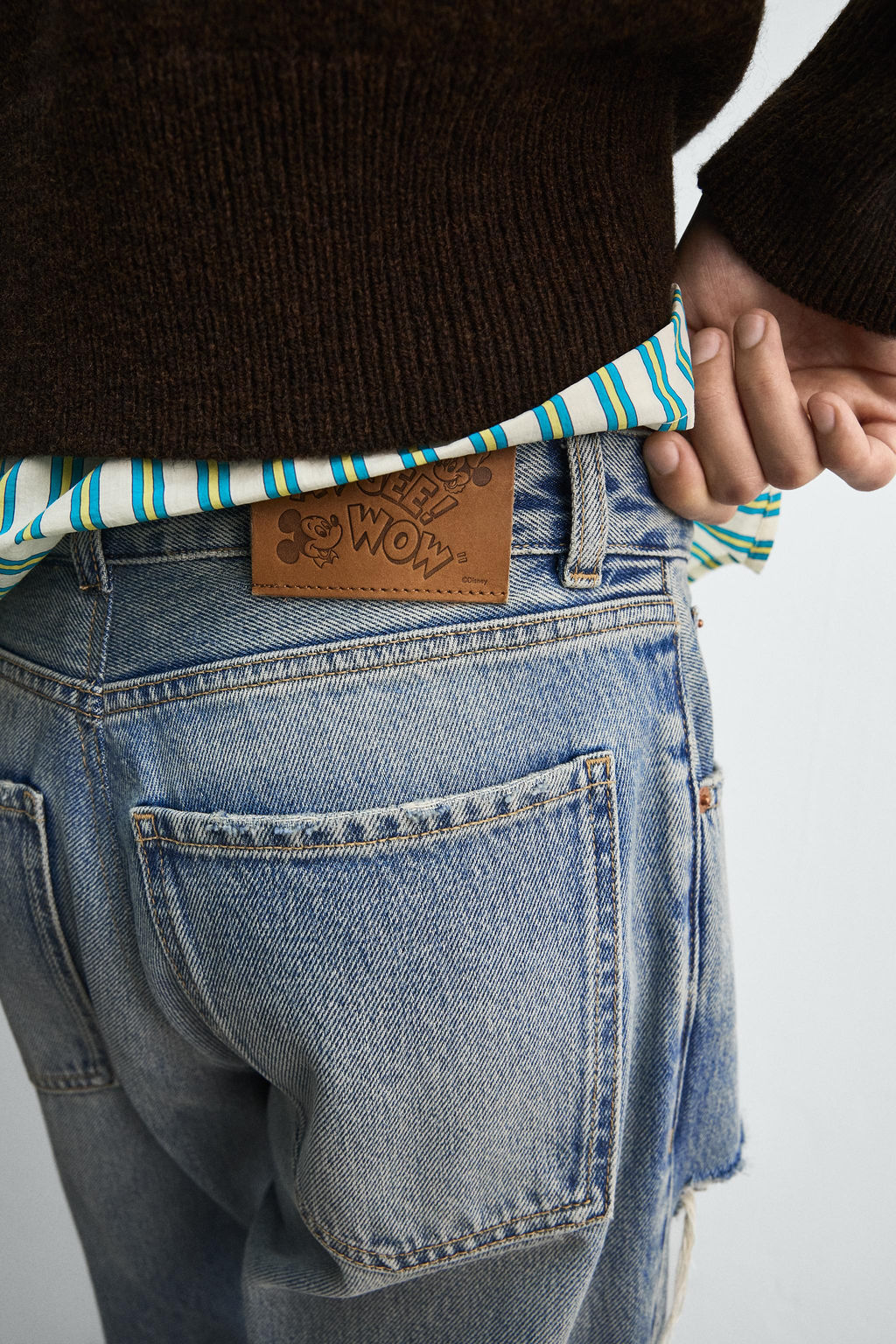 RIPPED FLARE FIT JEANS HARRY LAMBERT FOR ZARA X DISNEY  фото 7
