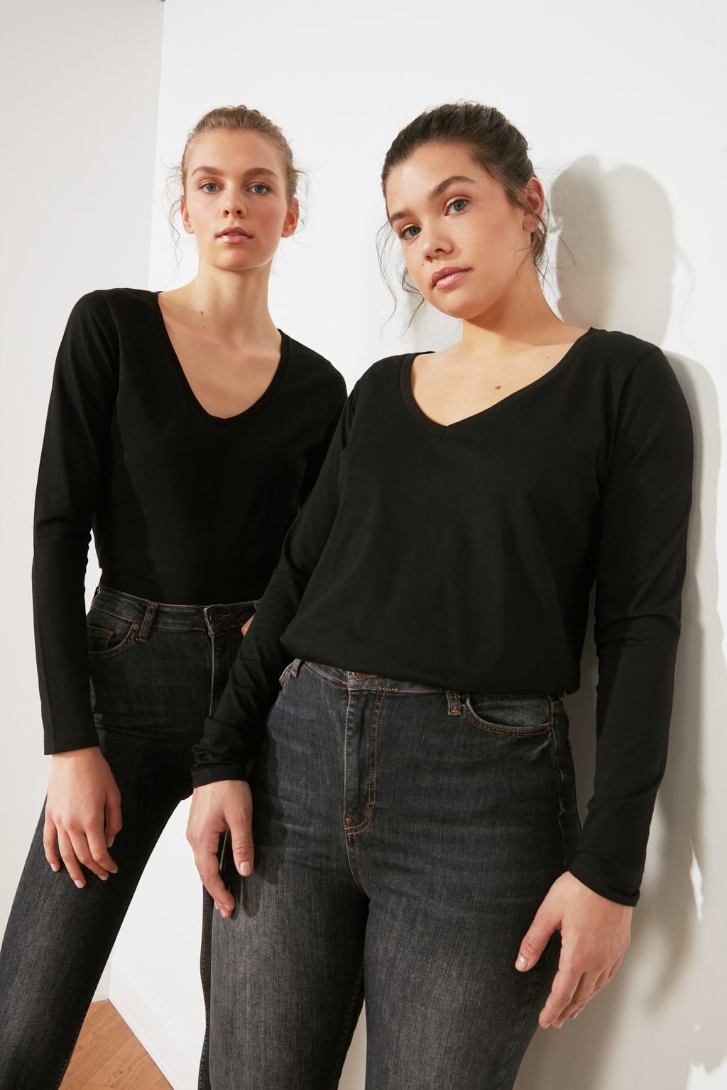 TRENDYOLMILLA Siyah %100 Pamuk Regular/Normal Kal?p Basic V Yaka Uzun Kollu Orme T-Shirt TWOAW21TS0099  фото 14