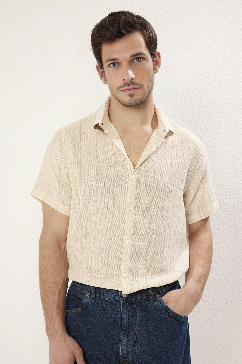 TRENDYOL MAN Premium Siyah Regular Fit Cizgili Dokulu Yazl?k Gomlek TMNSS23GO00063 - Trendyolmilla фото 2