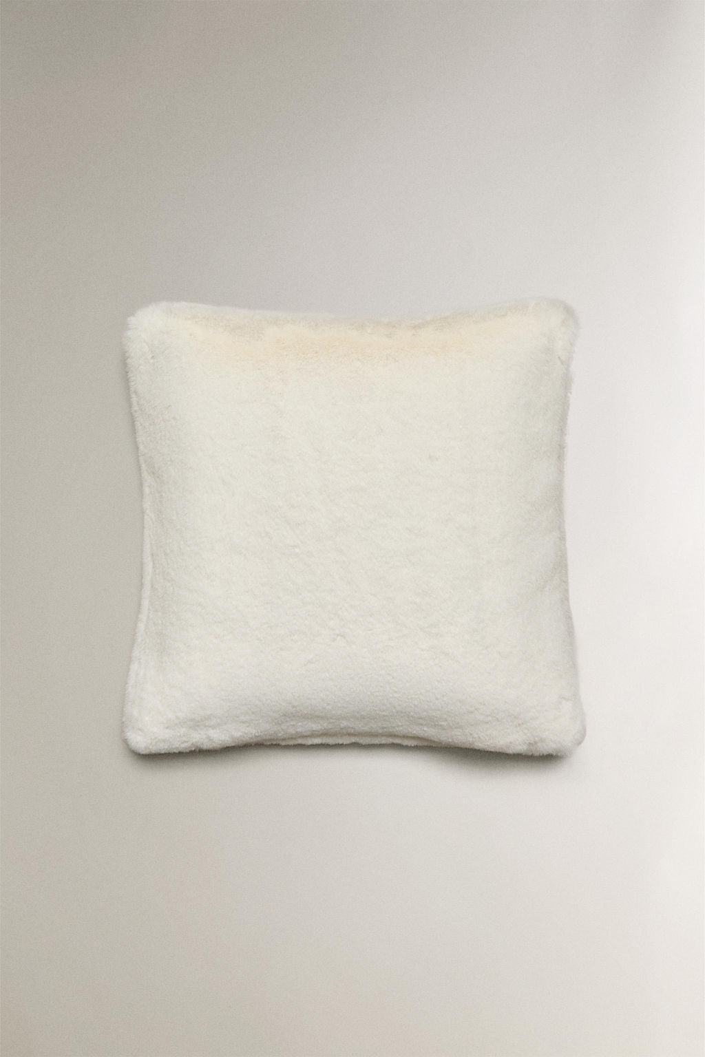 FAUX FUR CUSHION COVER