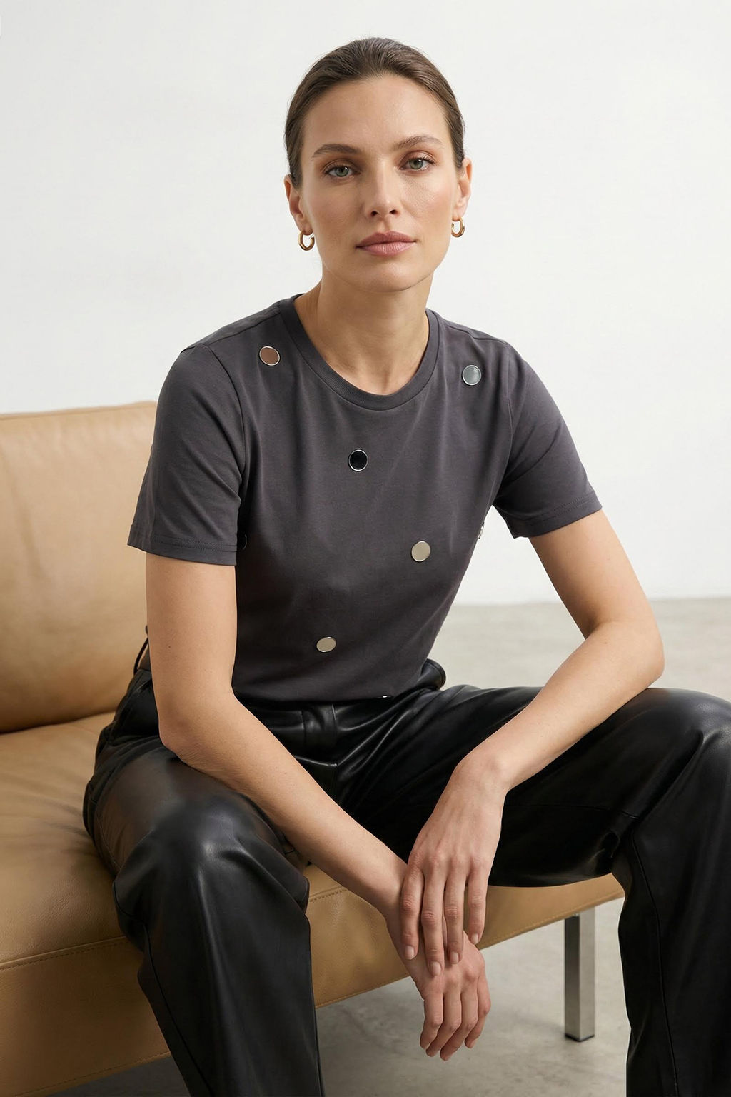 TRENDYOLMILLA Antrasit %100 Pamuk Regular/Normal Kal?p Ayna Aksesuarl? Orme T-Shirt TWOSS25TS00091  фото 7
