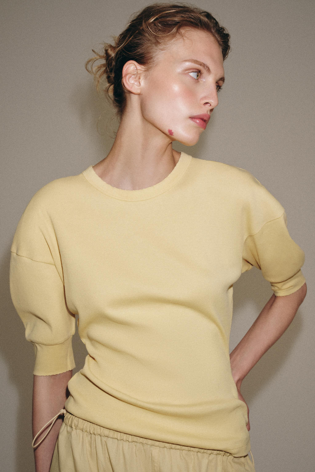 CAMISETA RIB MANGA VOLUMEN / Amarillo medio - Zara фото 2