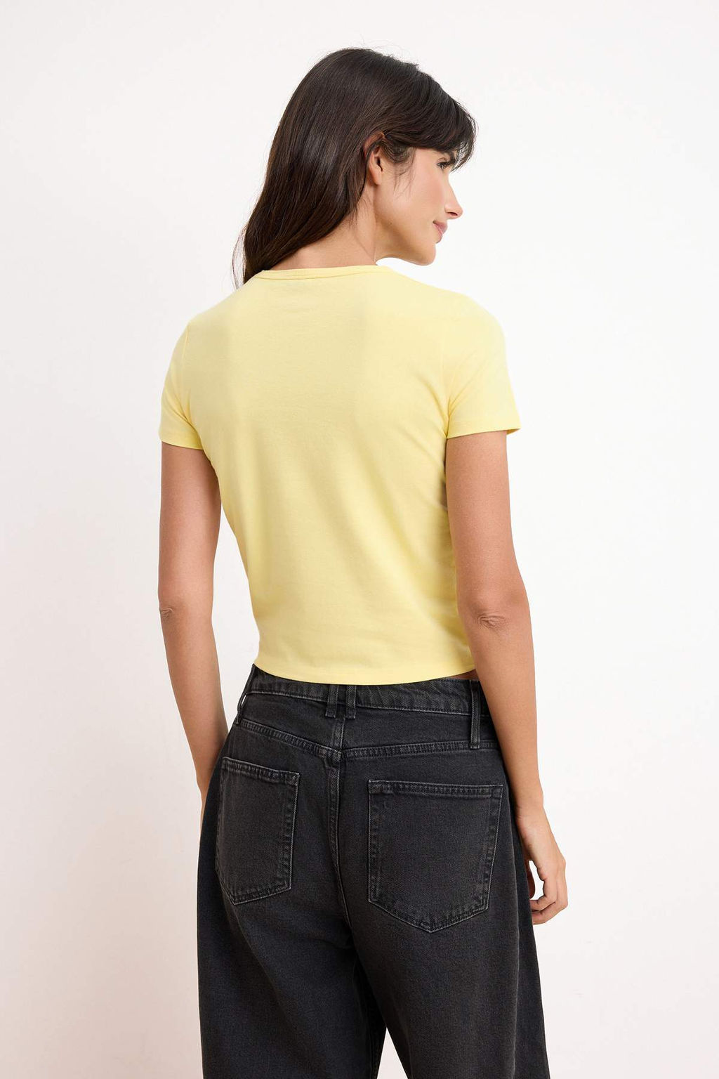 Sar? Fitted/Vucuda Oturan Esnek Crop Bisiklet Yaka K?sa Kol Bask?l? Orme T-Shirt TWOSS25TS00082