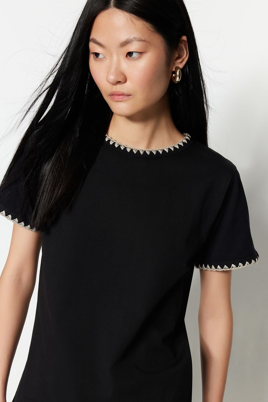 Siyah %100 Pamuk Kontrast Dikis Detayl? Basic Bisiklet Yaka Orme T-Shirt TWOSS19AD0085