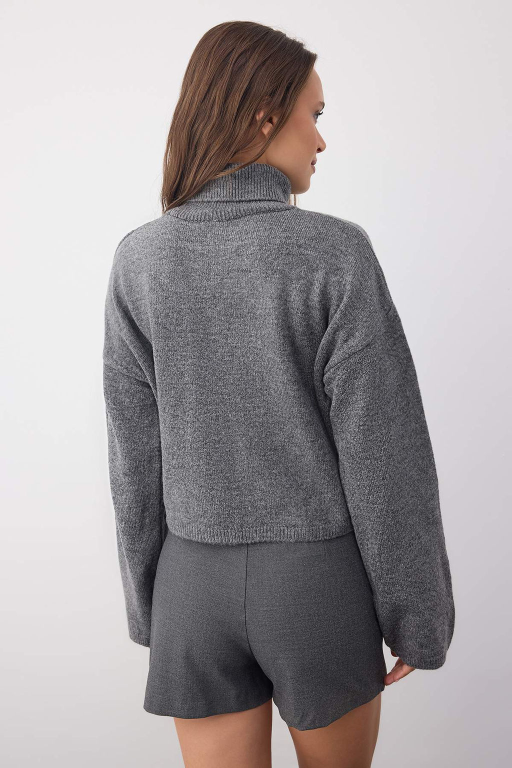 Kahverengi Wardrobe Essentials Genis Kal?p Yumusak Dokulu Crop/K?sa Triko Kazak TWOAW26KZ00113 - Trendyolmilla фото 16