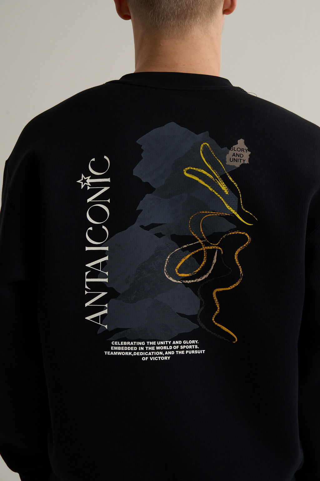 Свитшот Черный ICONIC Sweatshirt - Anta фото 6