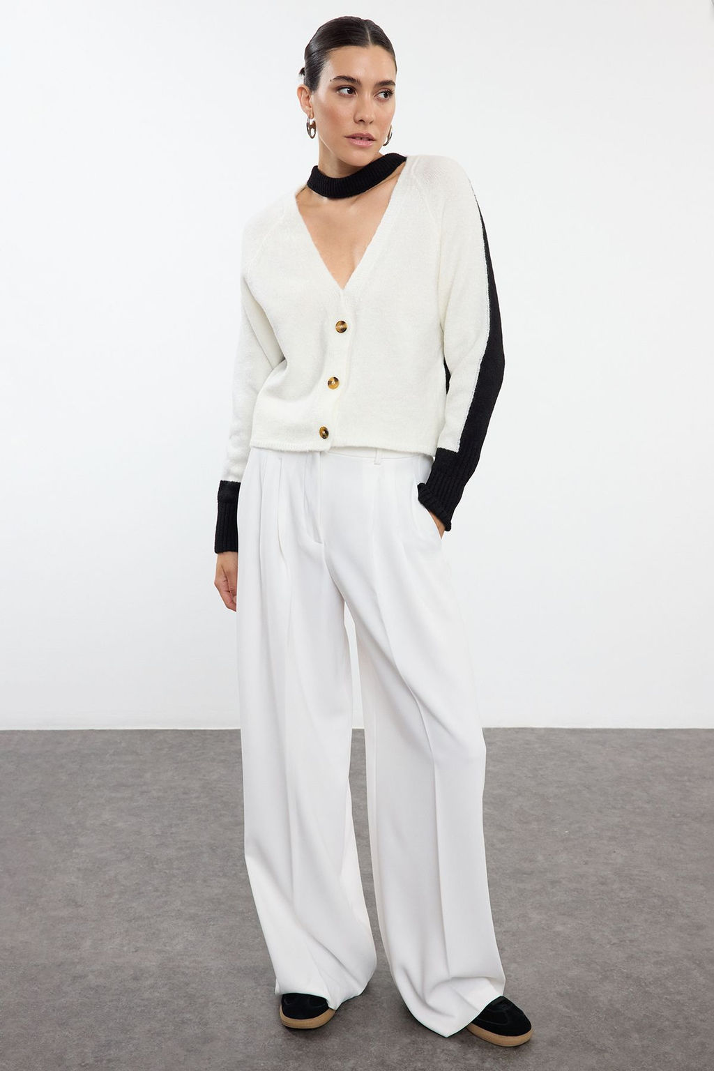 TRENDYOLMILLA Ekru Yumusak Dokulu Renk Bloklu Triko H?rka TWOAW25HI00211 фото 2