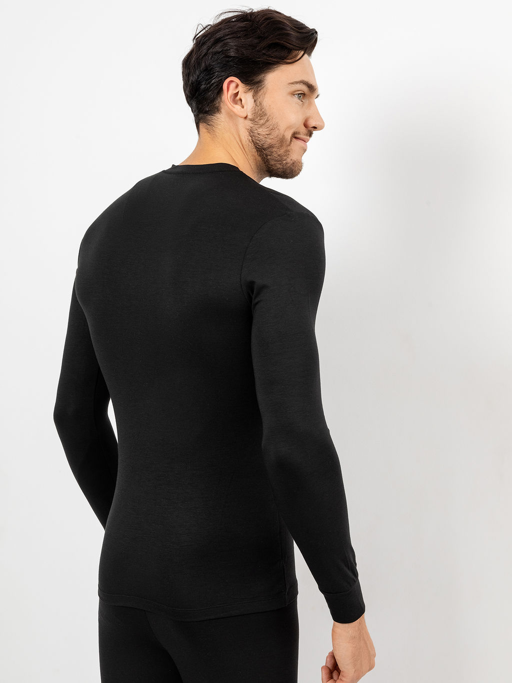 Комплект термо (лонгслив и брюки) в черном цвете черный 691001 - Mark formelle фото 4