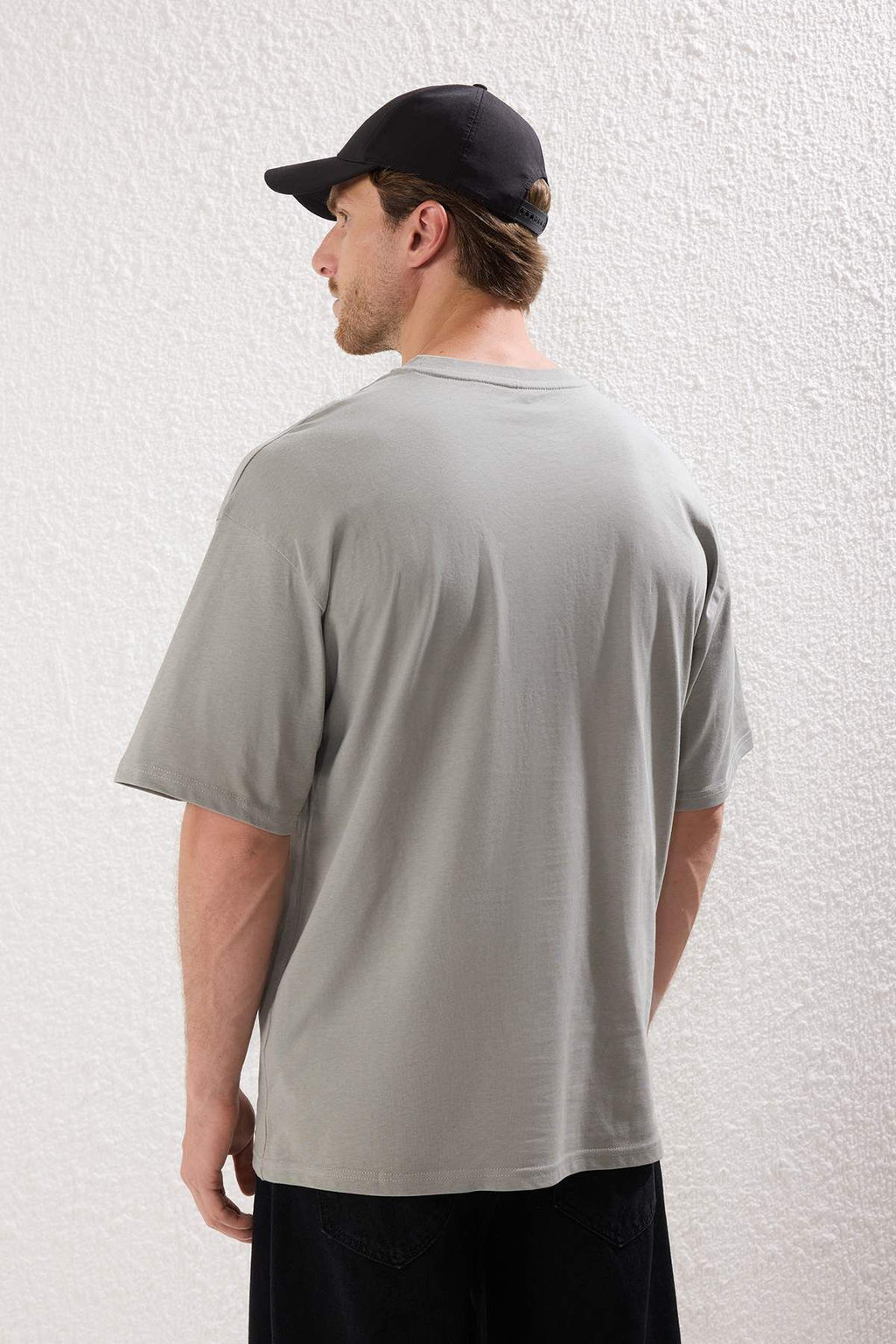 TRENDYOL MAN Ekru Unisex Oversize/Genis Kesim Ay?c?k Bask?l? %100 Pamuklu T-Shirt TMNSS25TS00158 - Trendyolmilla фото 4