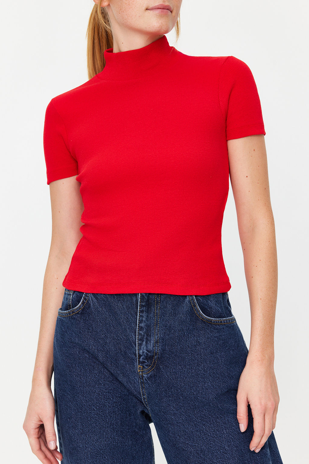 Trendyolmilla K?rm?z? Fitted/Vucuda Oturan Dik Yaka Crop Fitilli Esnek Orme Bluz TWOSS21BZ0780