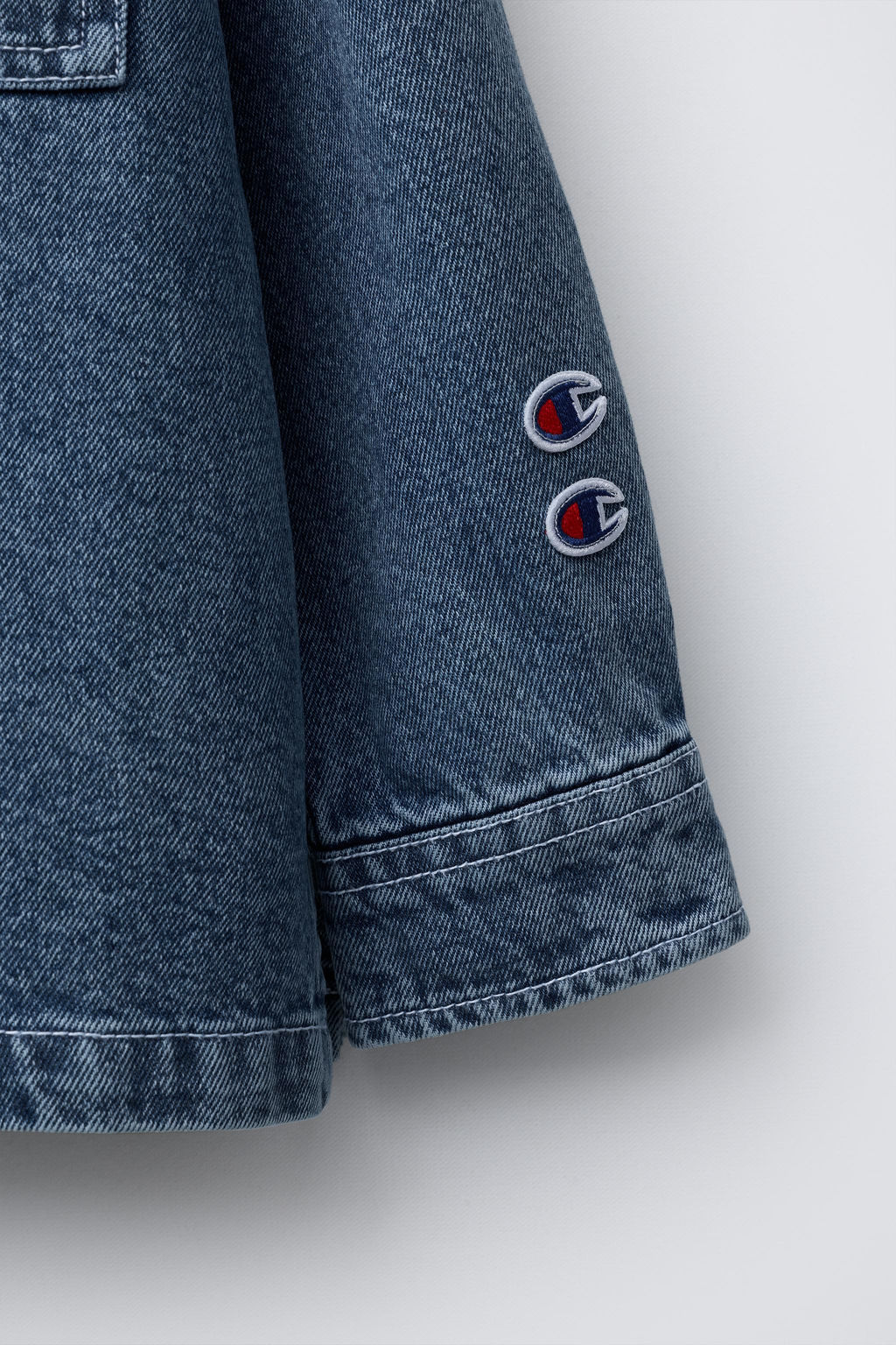 CHAMPION ® X ZARA EMBROIDERED SLOGAN DENIM OVERSHIRT фото 4