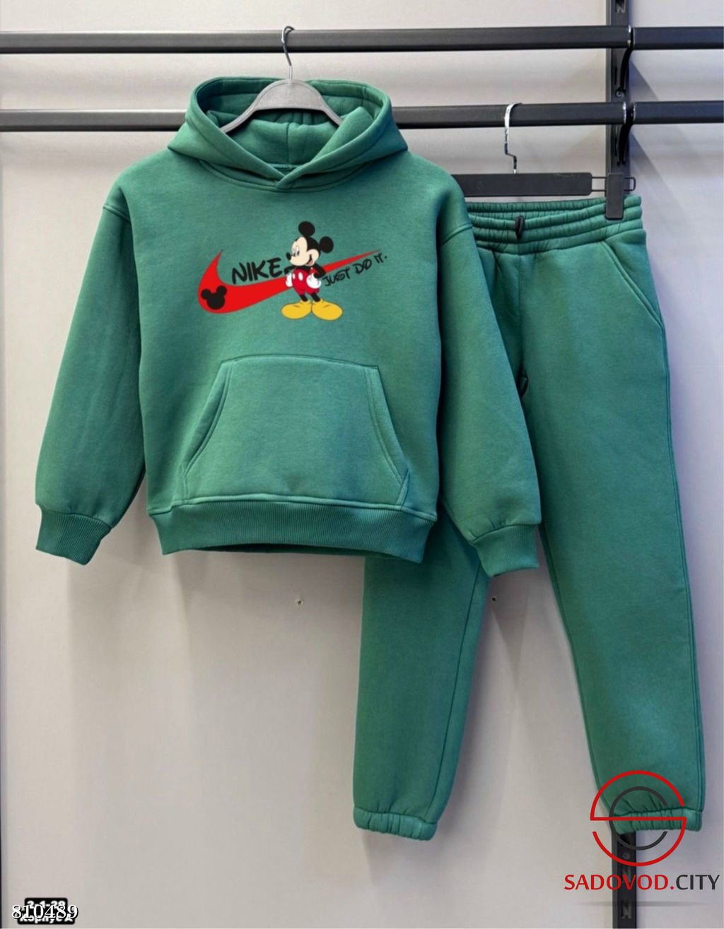 Спортивный костюм, трехнитка