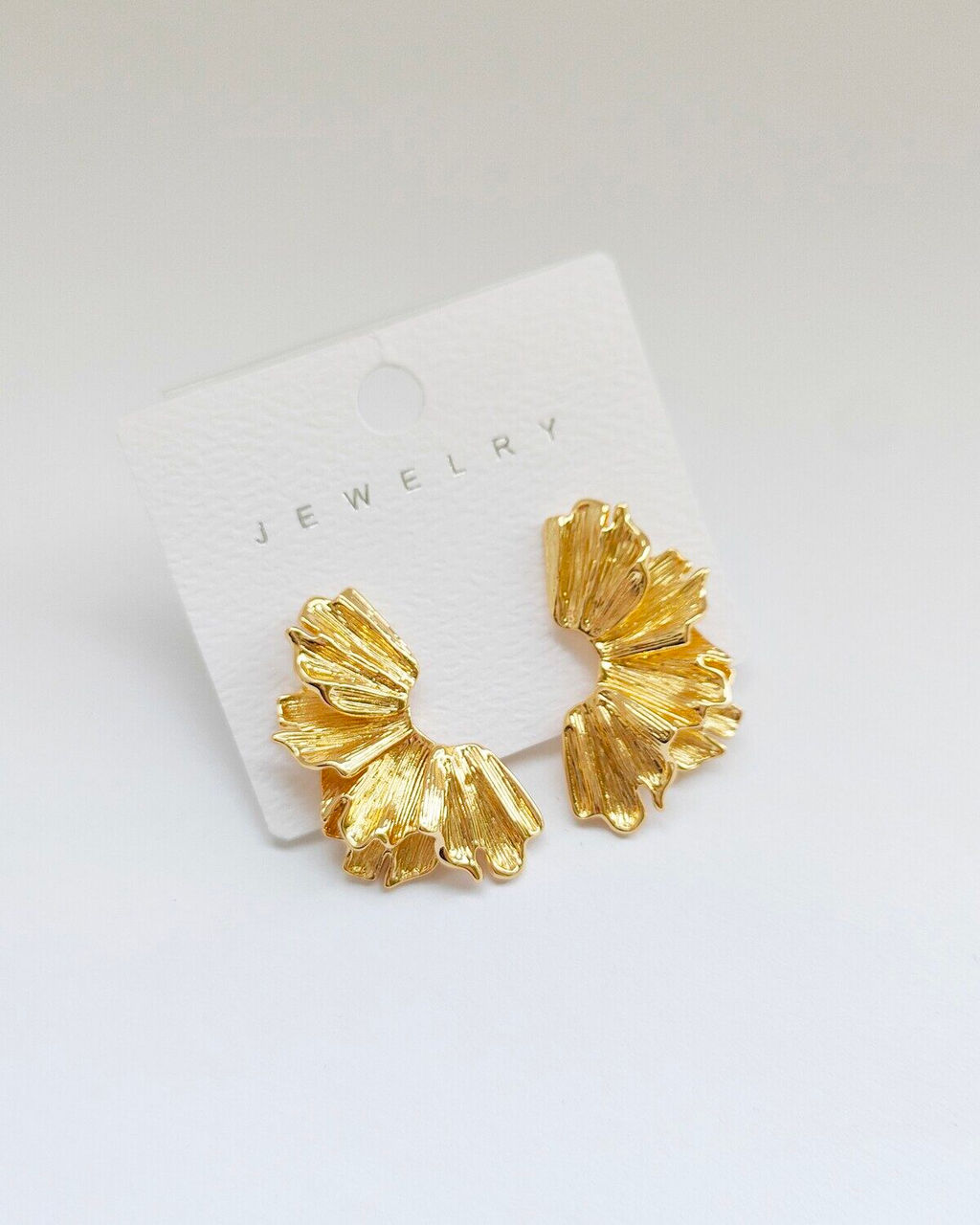 Стильные серьги