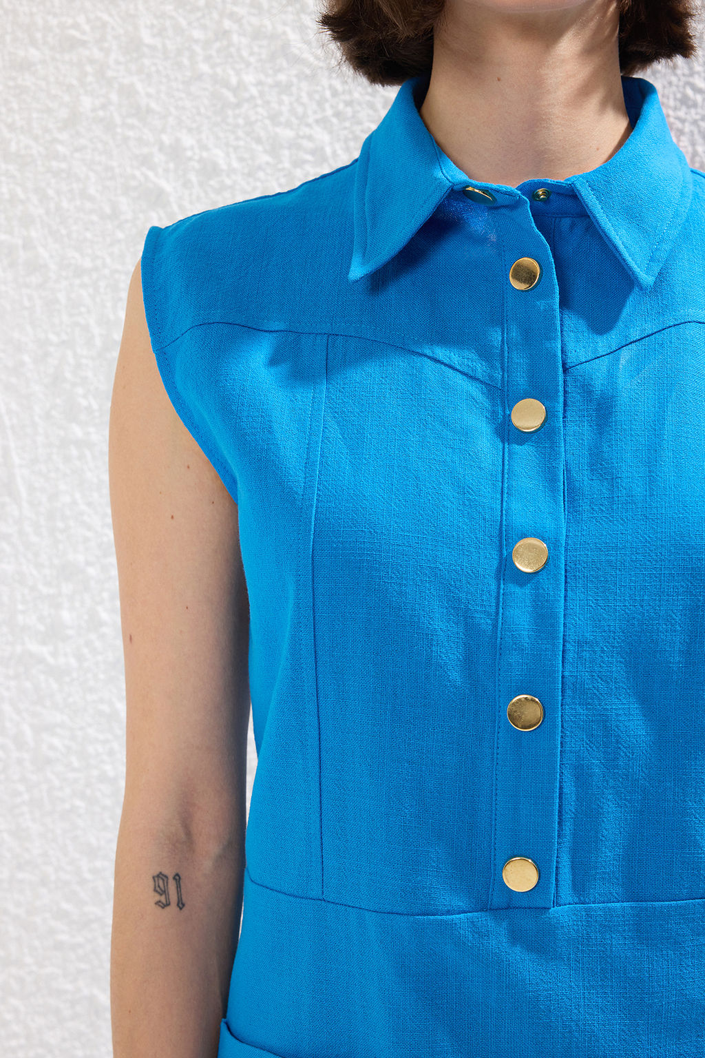 Saks Duz Kesim Cepli Gomlek Yaka Keten Gorunumlu Mini Dokuma Elbise TWOSS22EL1068