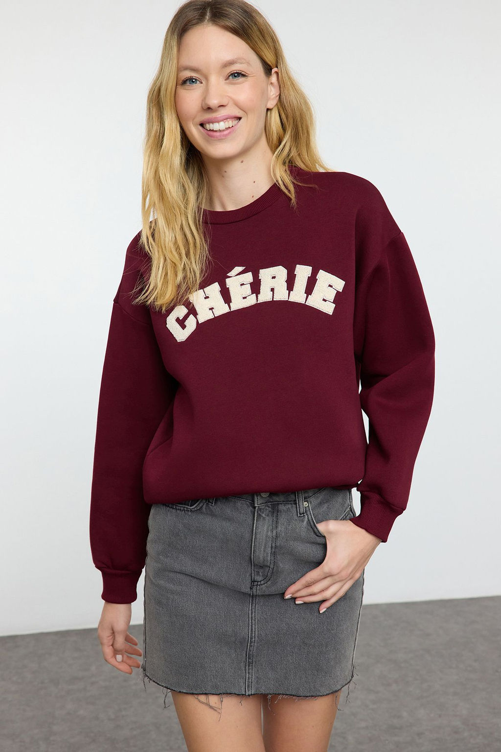 TRENDYOLMILLA Bordo Kal?n Ici Polarl? Oversize/Rahat Kesim Slogan Nak?sl? Orme Sweatshirt TWOAW25SW00030  фото 6